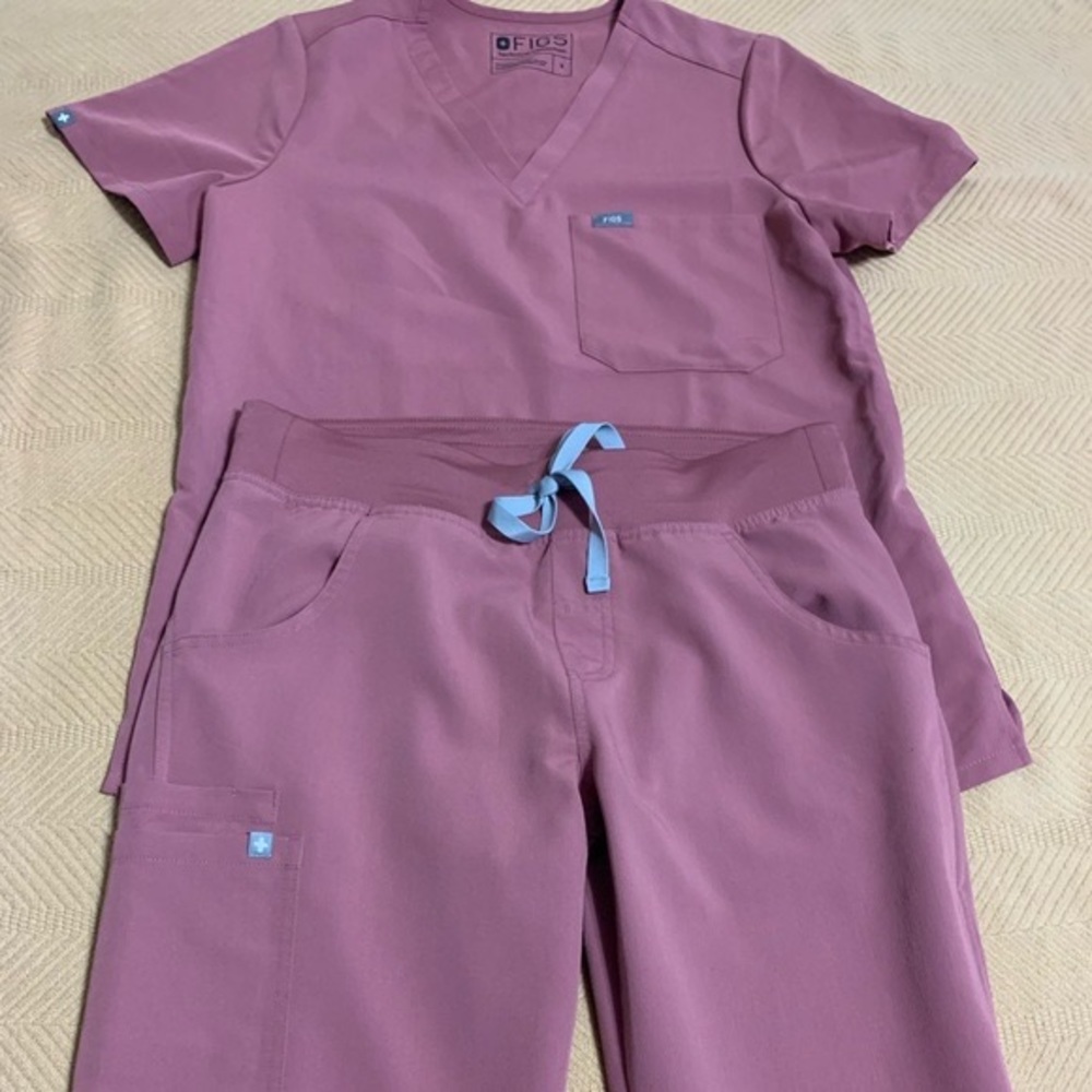 Figs xxs Catarina top Livingston bottom.  Color is dusty mauve
